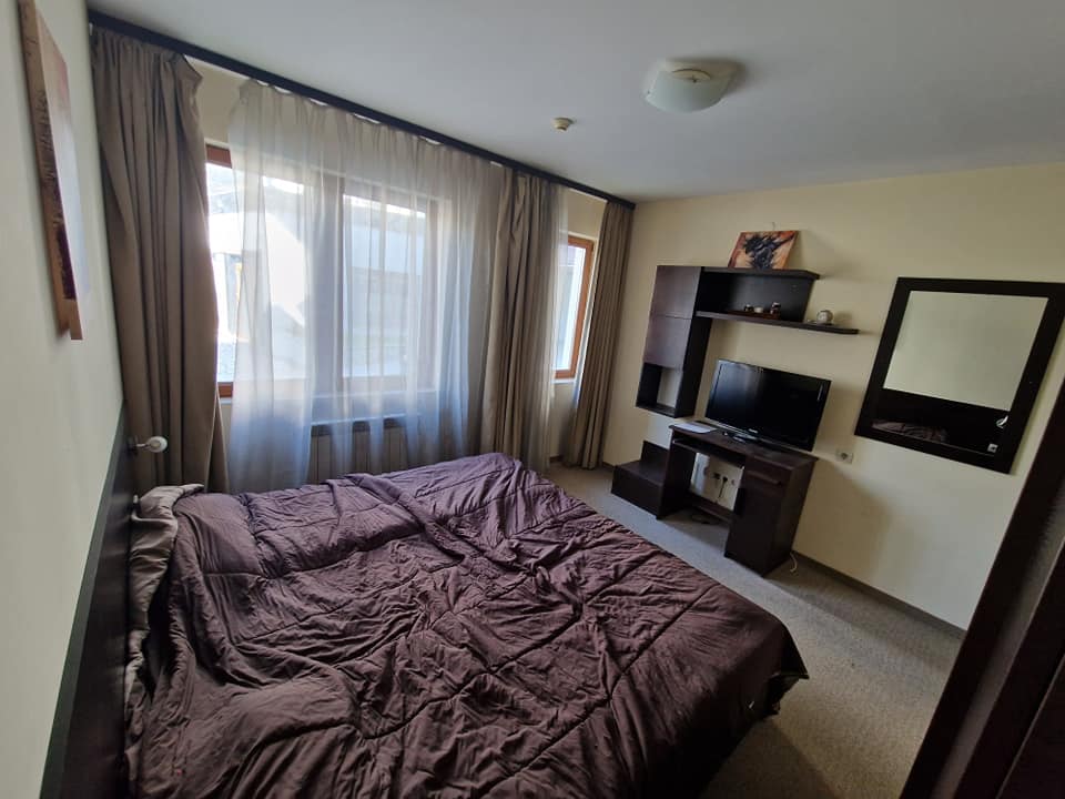 One-bedroom apartment in the All Seasons Club complex with a low maintenance fee in Bansko