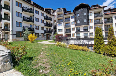 One-bedroom apartment in the All Seasons Club complex with a low maintenance fee in Bansko