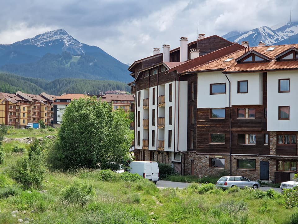 Affordable south-facing two bedroom apartment for sale with a view of the Pirin Mountains