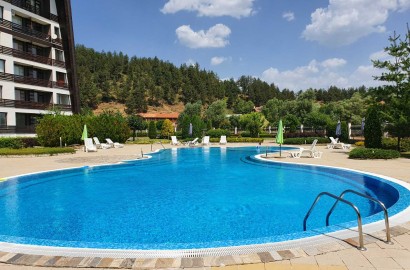 Razlog, Aspen Valley : East unfurnished one bedroom apartment with great pool view!