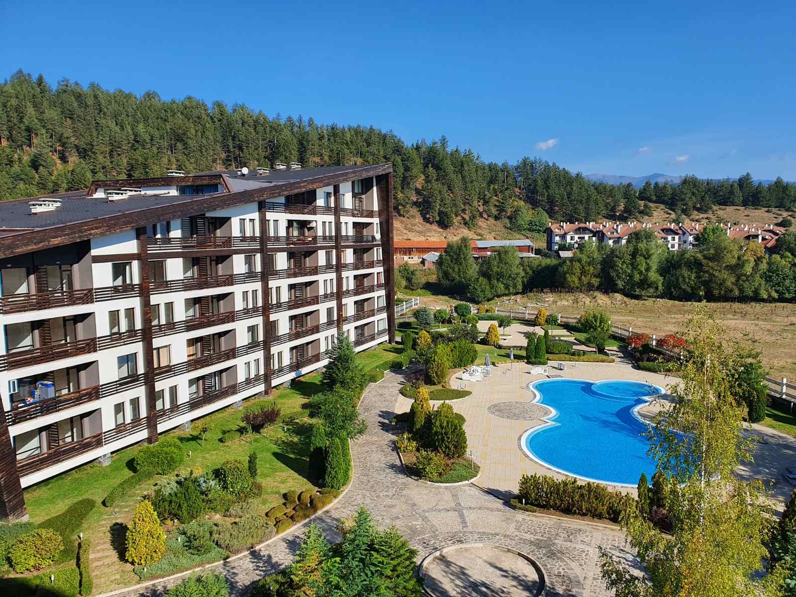 Razlog, Aspen Valley : East unfurnished one bedroom apartment with great pool view!