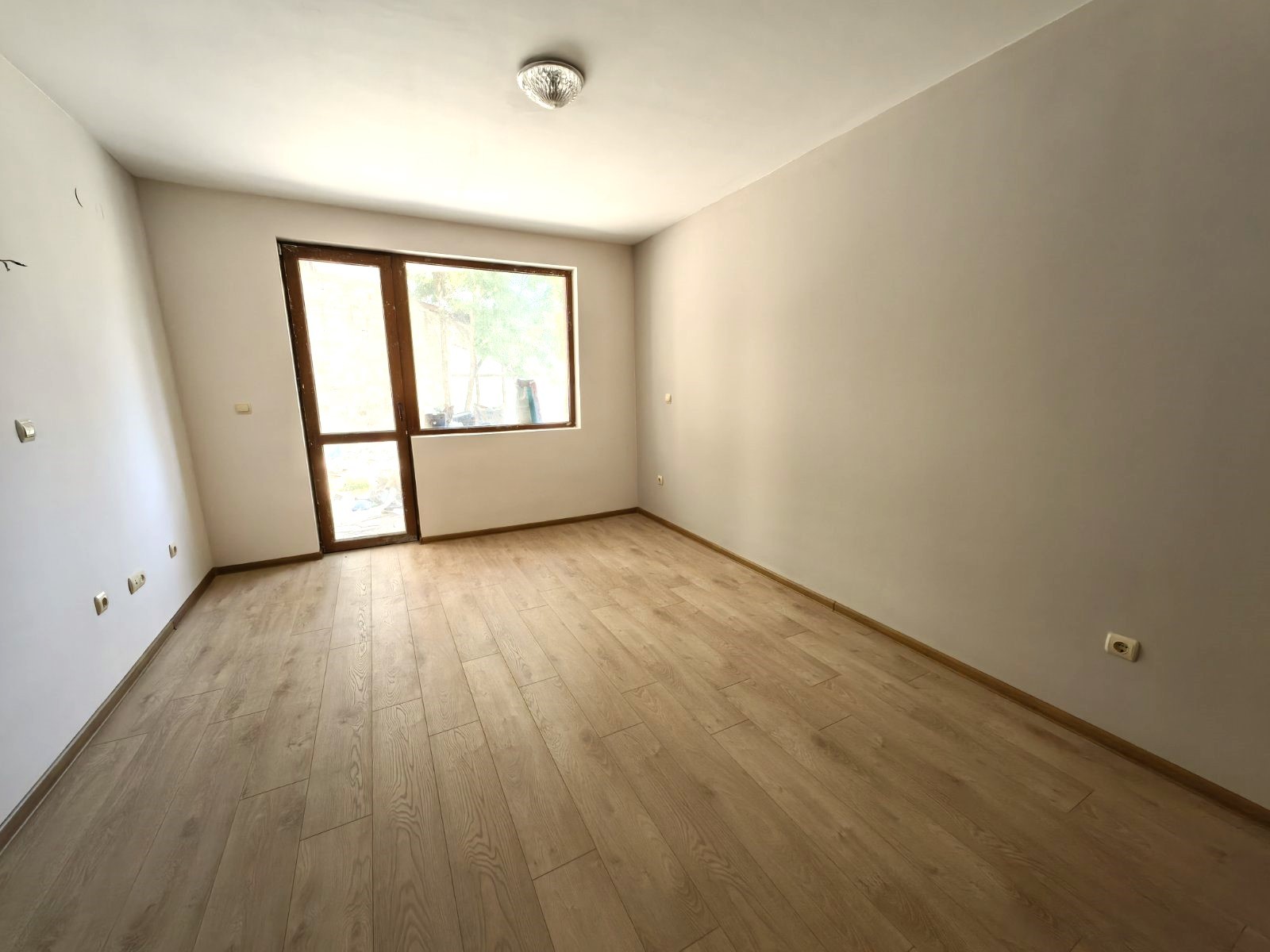 Southeast unfurnished studio for sale with low maintenance fee