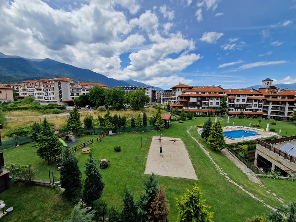 One bedroom apartment with a wonderful mountain view in Bansko, 100 meters from the ski lift