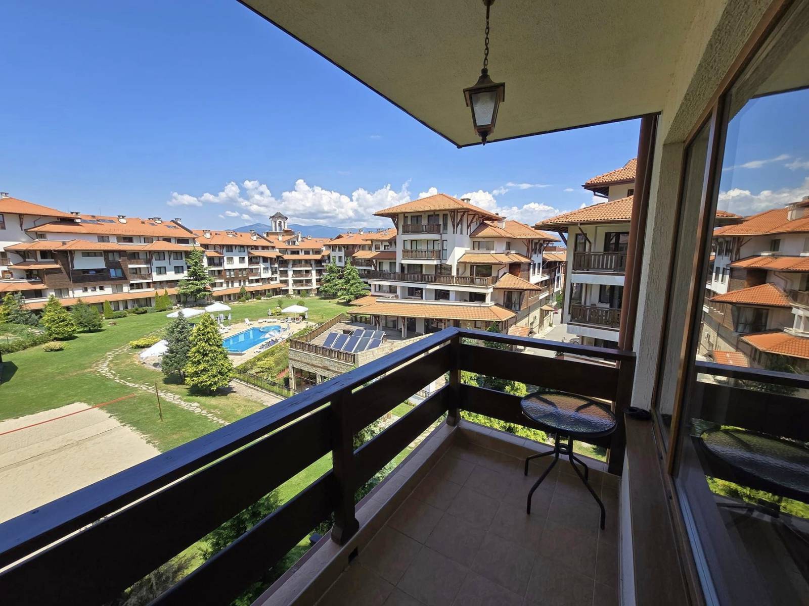 One bedroom apartment with a wonderful mountain view in Bansko, 100 meters from the ski lift