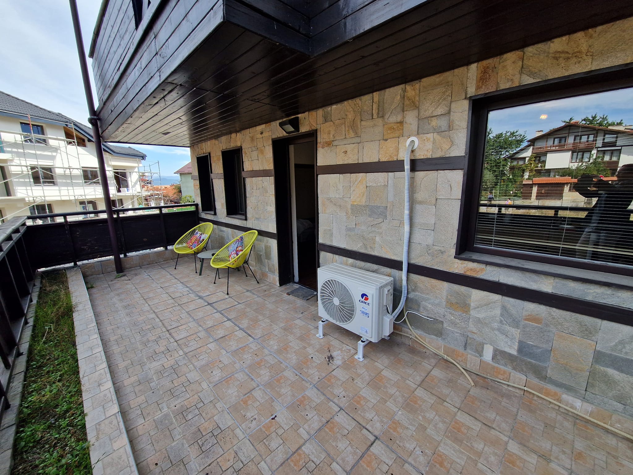 Two bedroom apartment with a low maintenance fee and a spacious balcony in Bansko