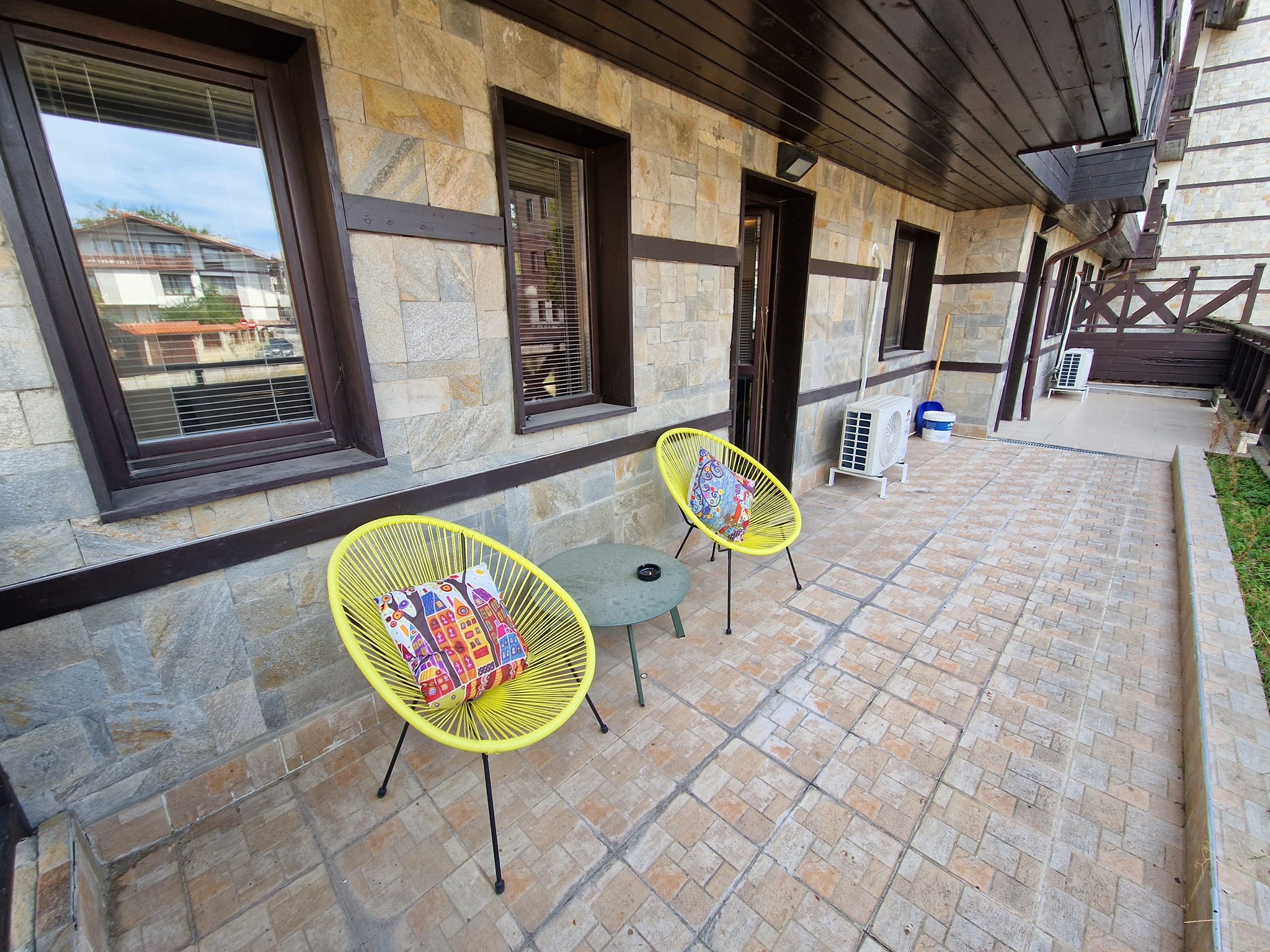 Two bedroom apartment with a low maintenance fee and a spacious balcony in Bansko