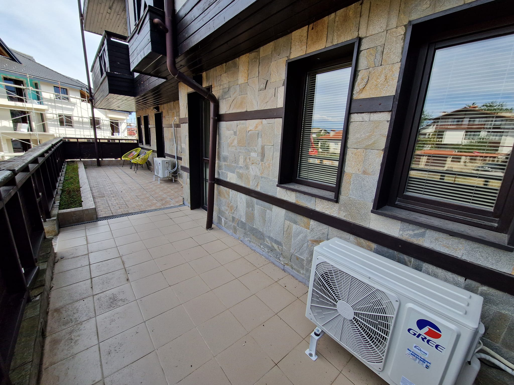 Two bedroom apartment with a low maintenance fee and a spacious balcony in Bansko