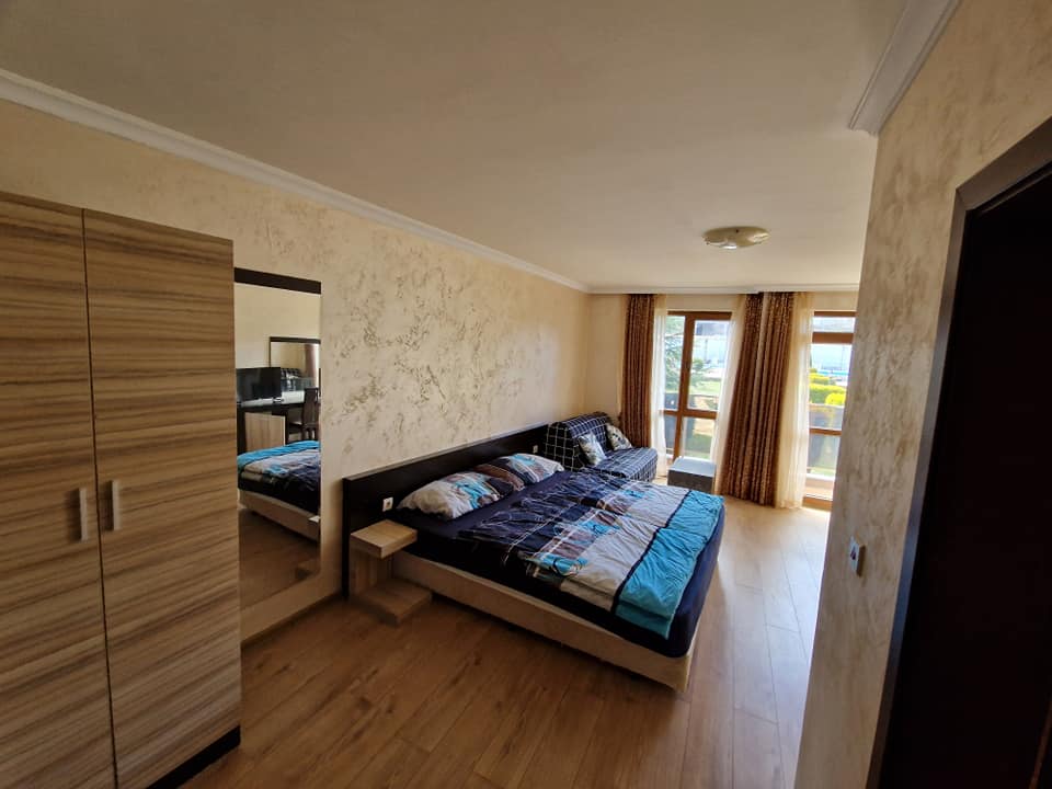 Furnished studio with a south-facing balcony and a beautiful view of the Pirin Mountains