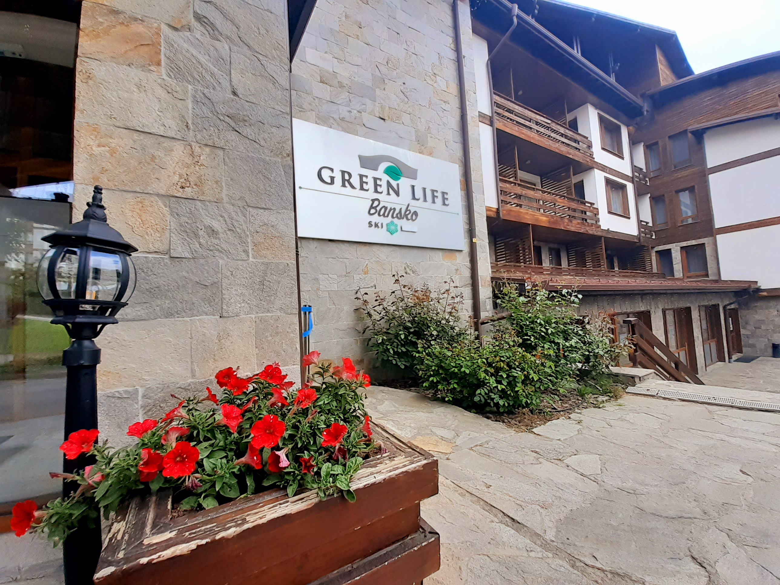 Stylishly furnished studio for sale in the hotel part of Green Life, Bansko