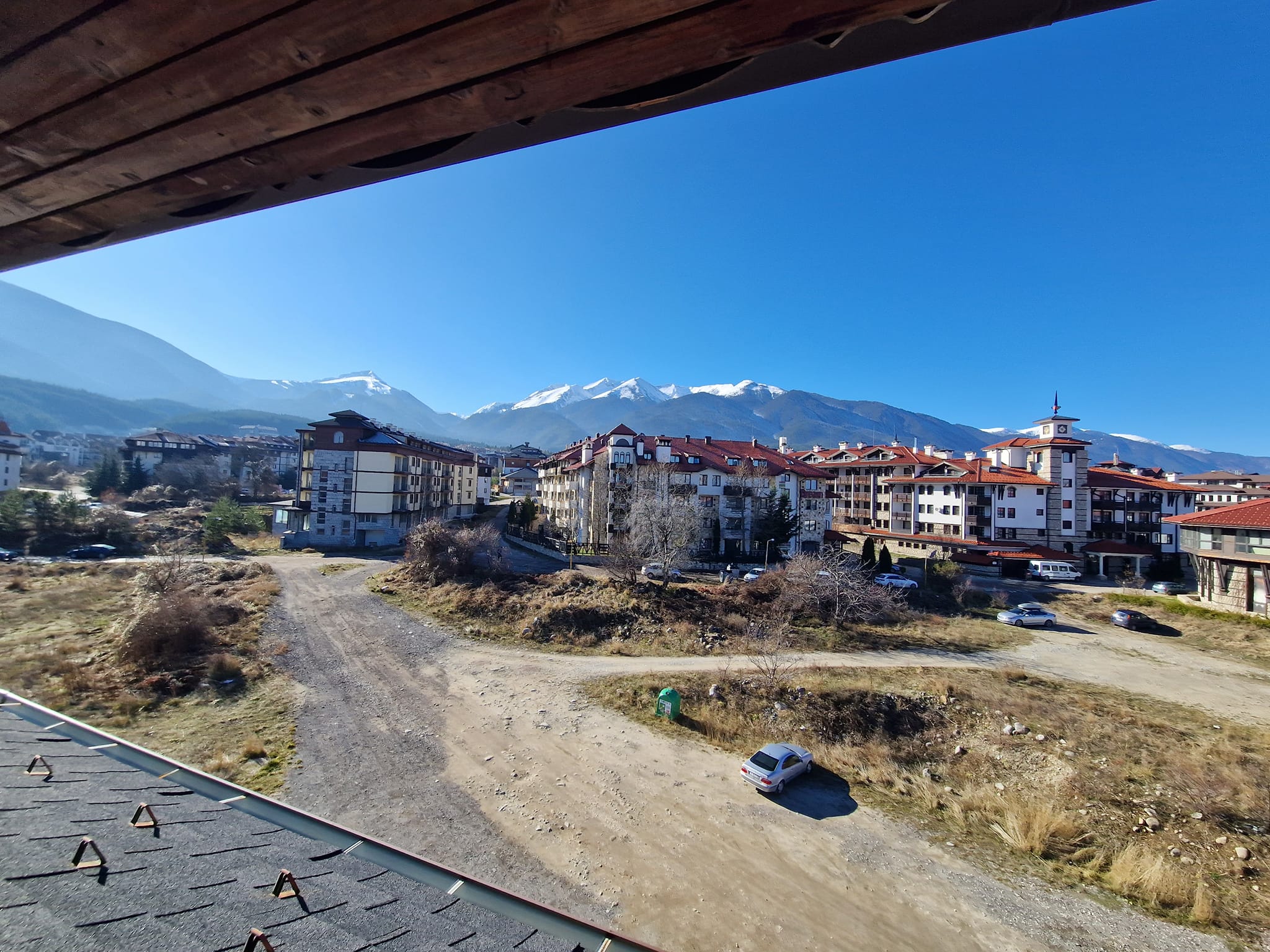 Two bedroom apartment in a gated complex Elegant LUX with a frontal view of the Pirin Mountains