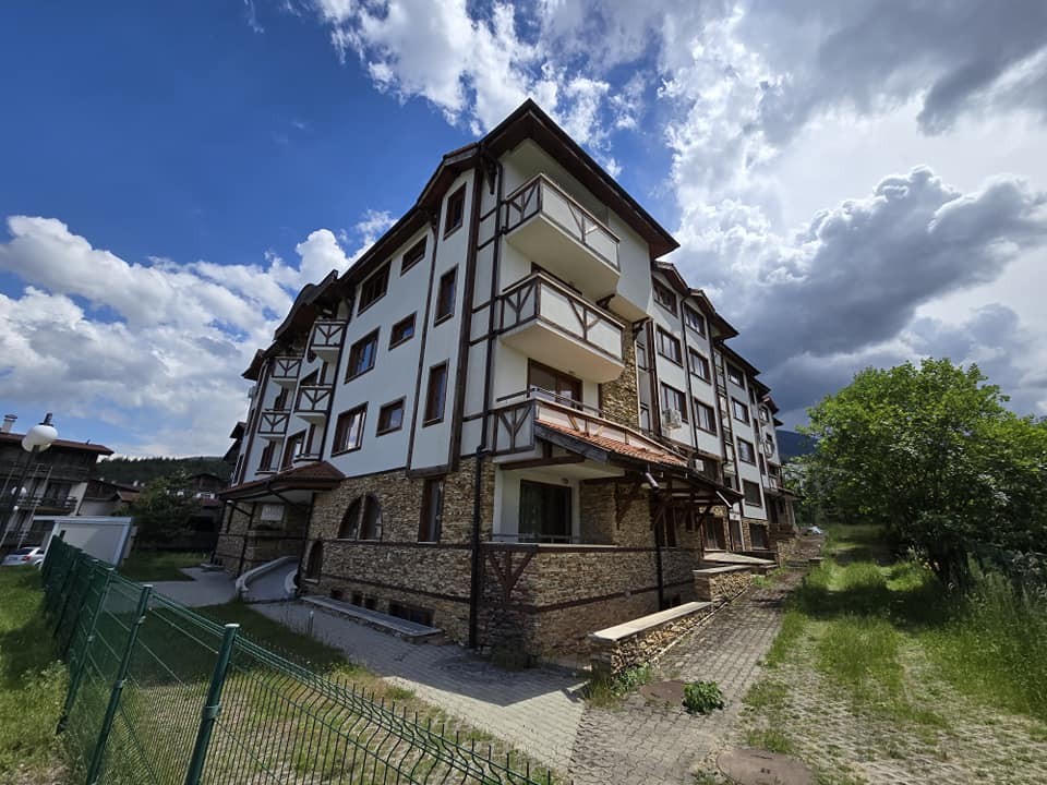 A unique two bedroom apartment with a frontal view of Todorka for sale in Bansko