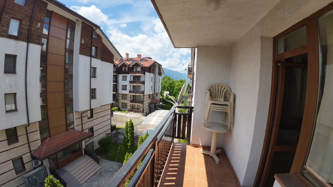 Spacious furnished studio with fireplace for sale in Bansko