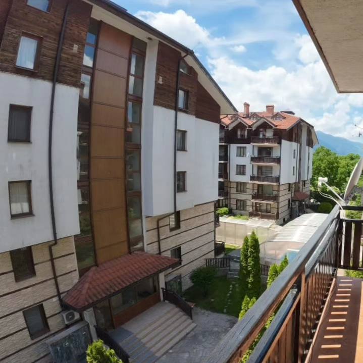 Spacious furnished studio with fireplace for sale in Bansko
