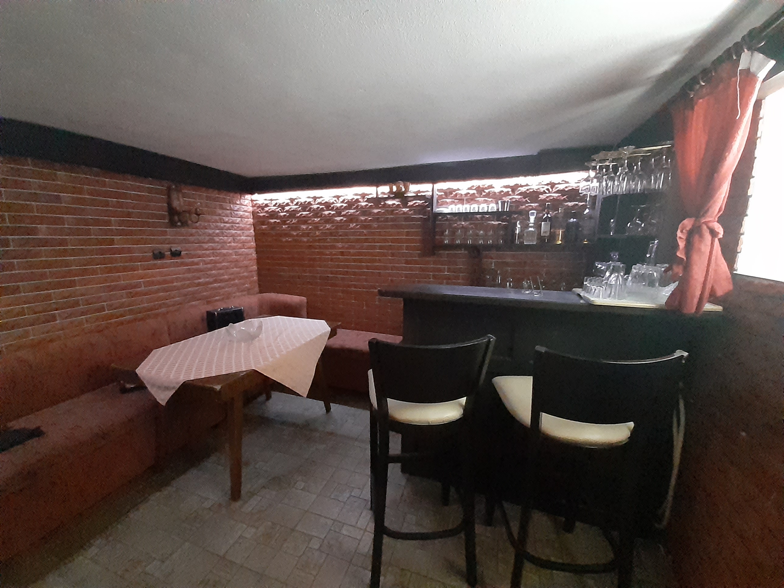 For sale in Bansko: Gasified massive three-story house with commercial premises