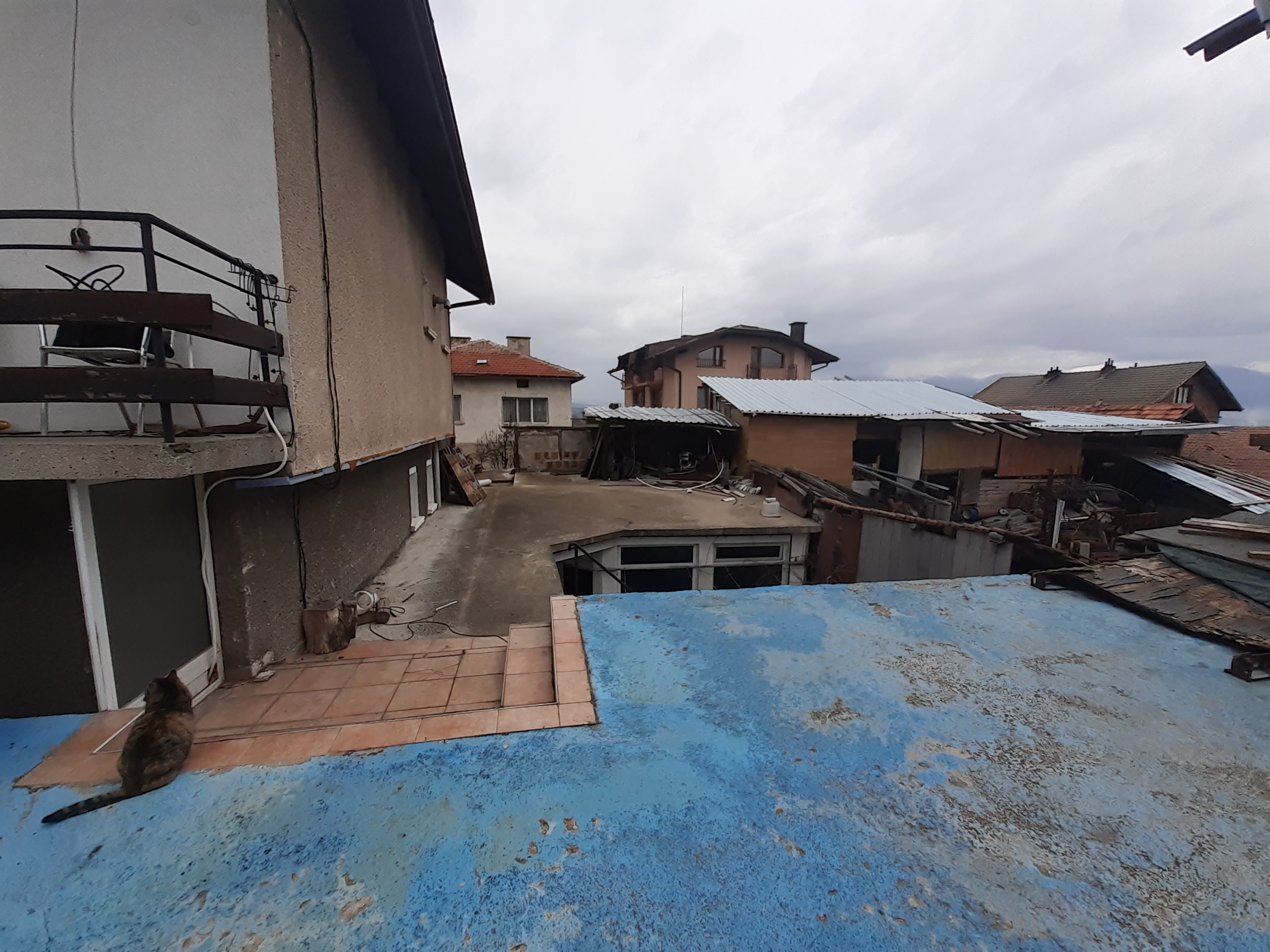 For sale in Bansko: Gasified massive three-story house with commercial premises