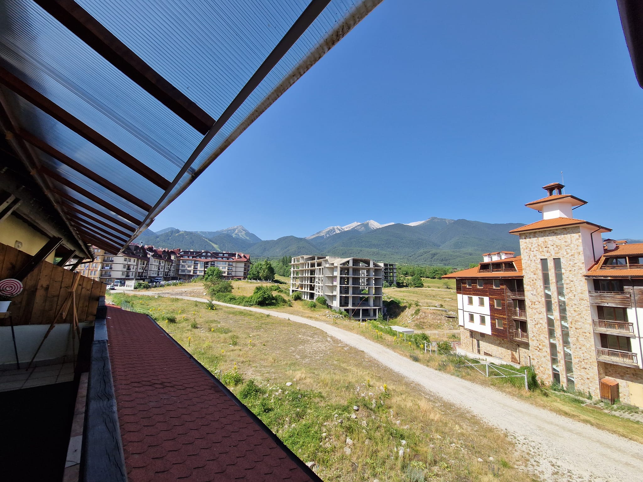 Energy-efficient apartment for sale with a view of the Pirin Mountains