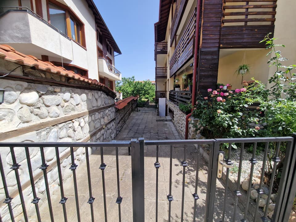 A working establishment for sale in Bansko, 300 meters from the ski lift