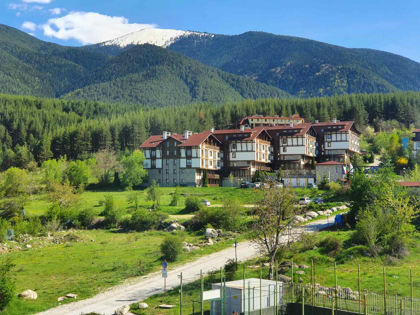 Furnished studio with a view of Mount Todorka and Green Life, Bansko