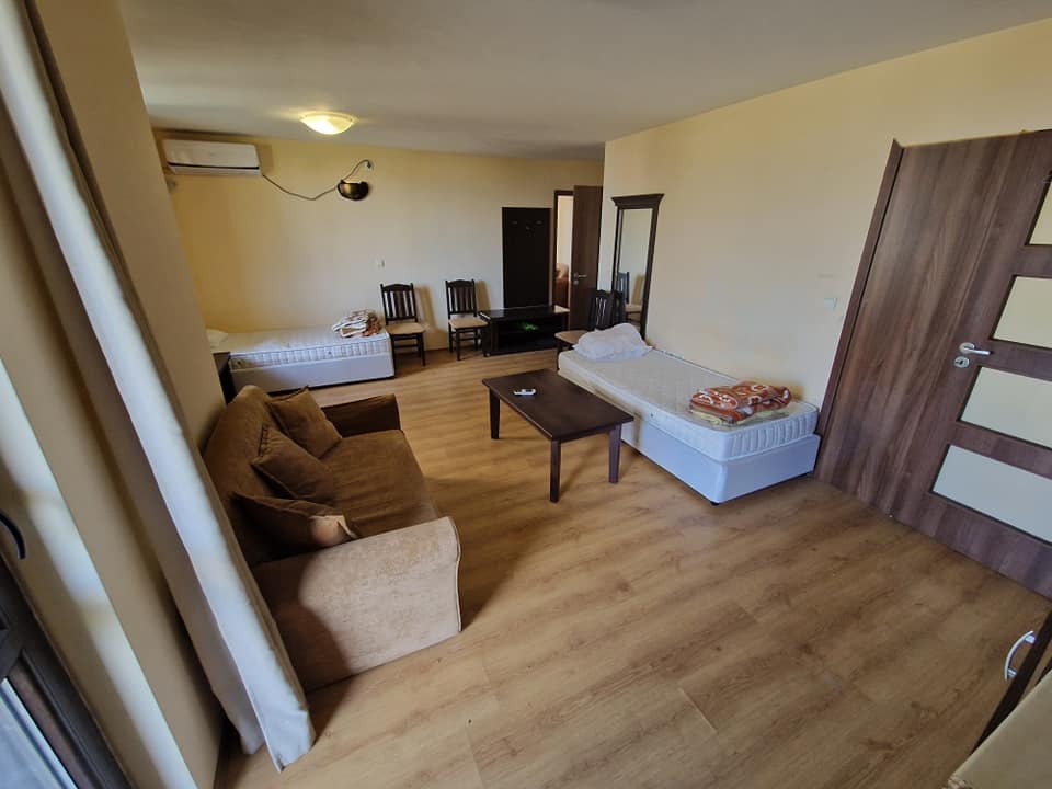 Spacious one bedroom apartment with two private entrances and Pirin view in Bansko