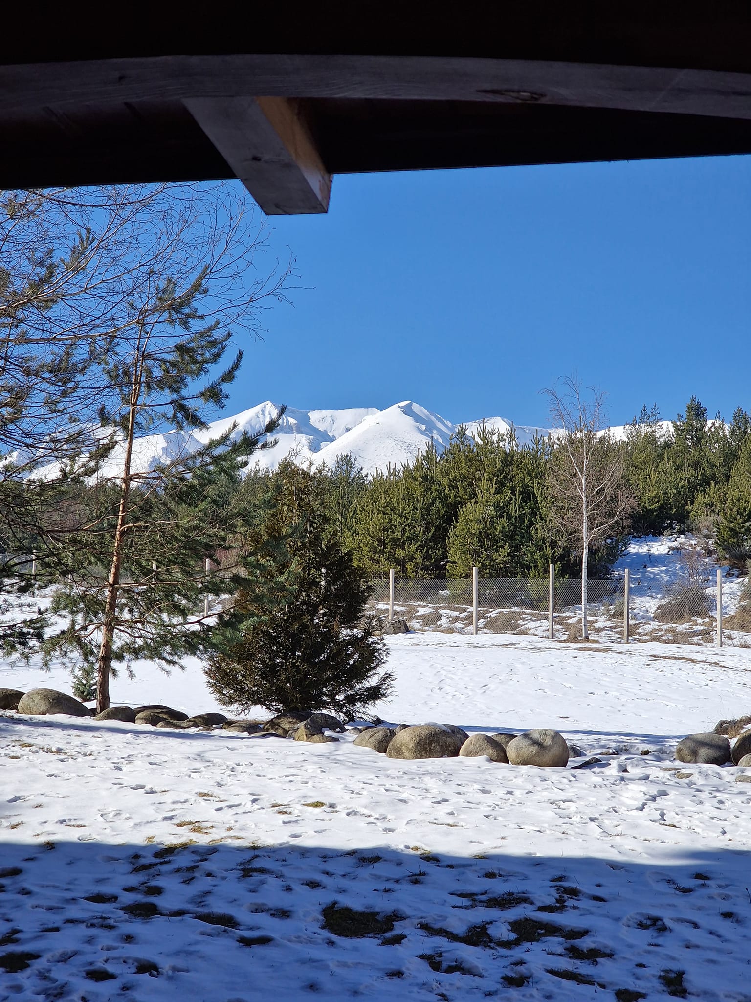 A unique apartment in the St.Johns Hill building with a frontal view of Pirin Mountain