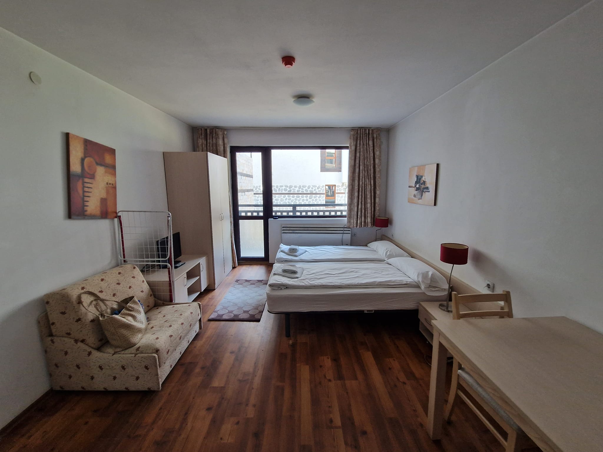 Affordable, furnished, ready-to-move-in studio with low maintenance fee in Bansko