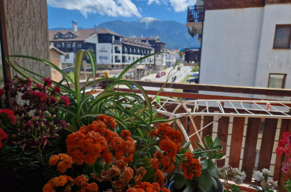 Spacious furnished studio with south terrace for sale in Bansko