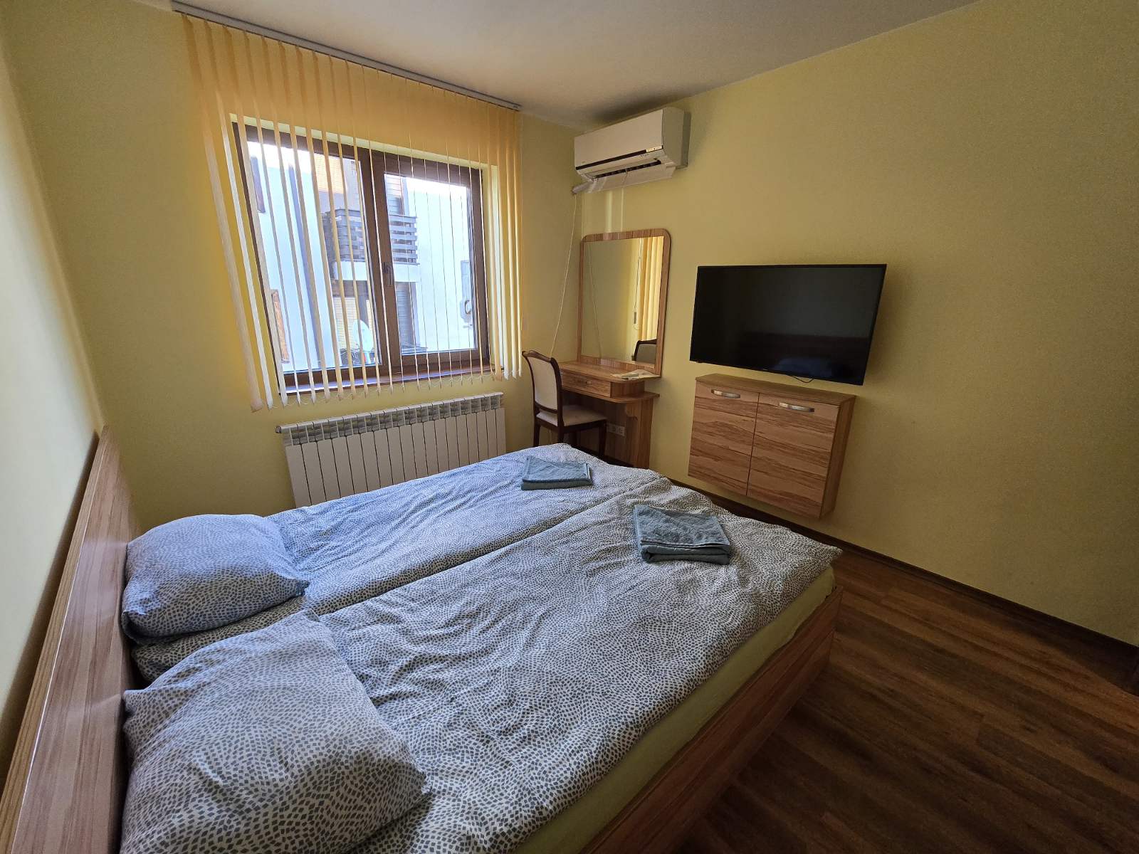 TOP LOCATION! Luxurious two-bedroom apartment in a residential building next to the ski lift in Bansko! NO COMMISSION FROM THE BUYER!