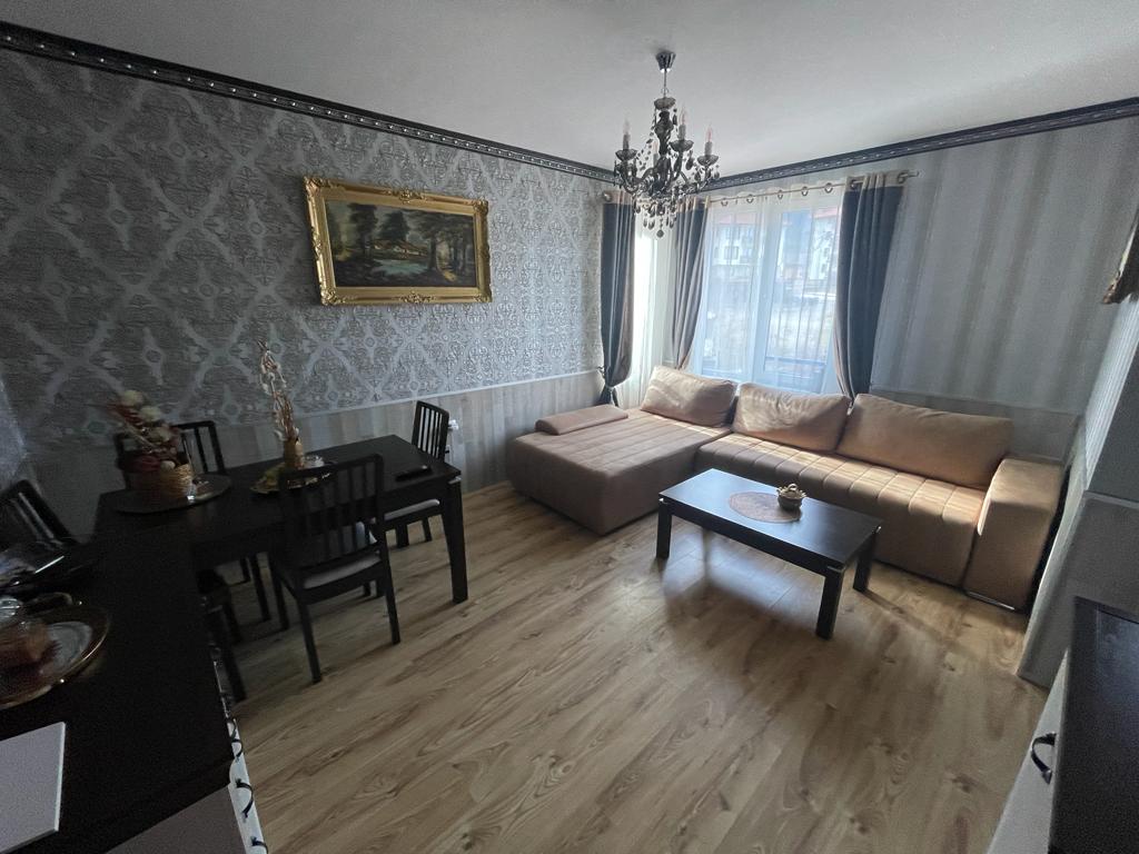 One-bedroom apartment within walking distance to the ski lift and low maintenance fee in Bansko.