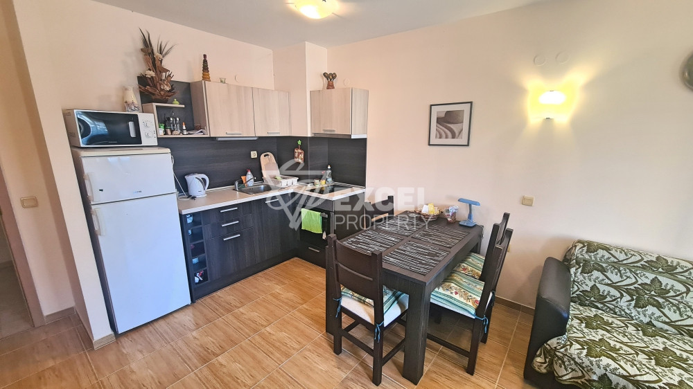 Spacious and beautiful one-bedroom apartment with pool view in Saint Vlas