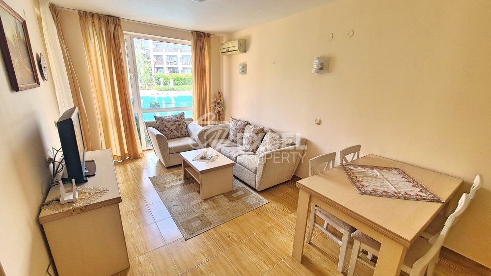 Bright and beautiful one-bedroom apartment in Saint Vlas