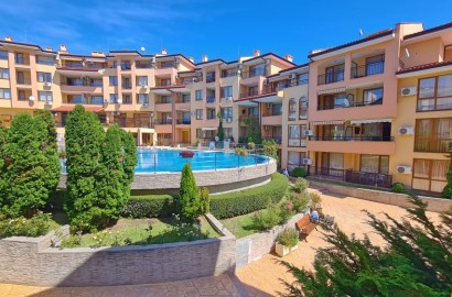 Spacious and beautiful one-bedroom apartment with pool view in Saint Vlas