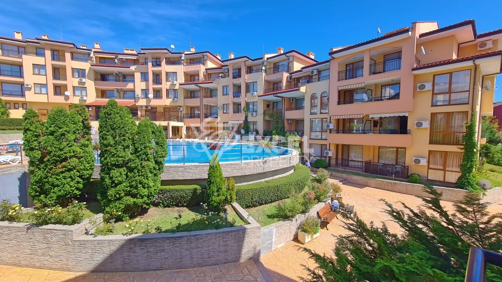 An exceptional offer in Saint Vlas with a sea view