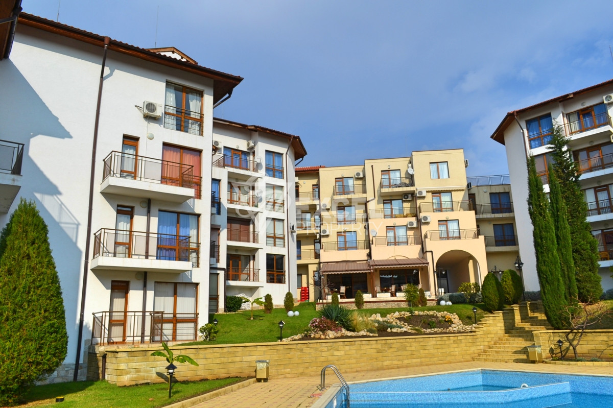 Two bedroom apartment in Sveti Vlas, Compass complex, only 250 m from the sea.