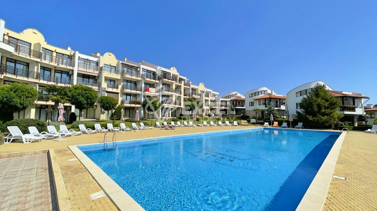 First line apartment in Sveti Vlas with sea view.