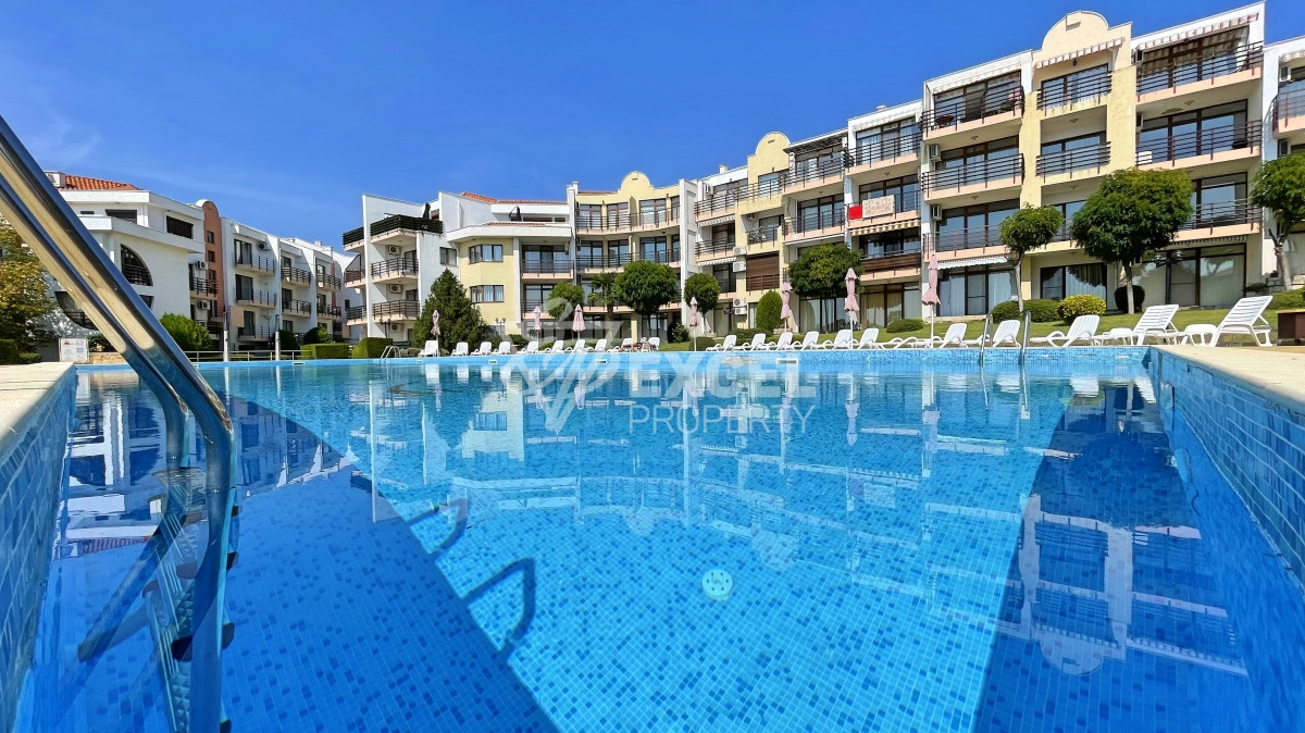 First line apartment in Sveti Vlas with sea view.