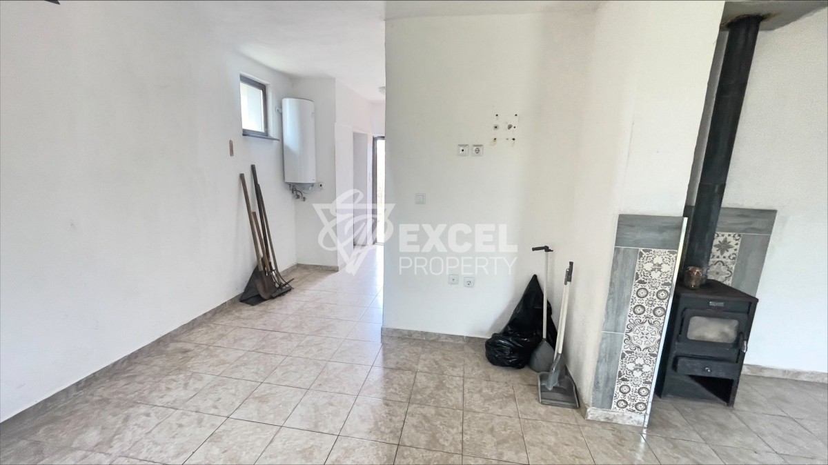 One storey house with two bedrooms in Gorica for sale