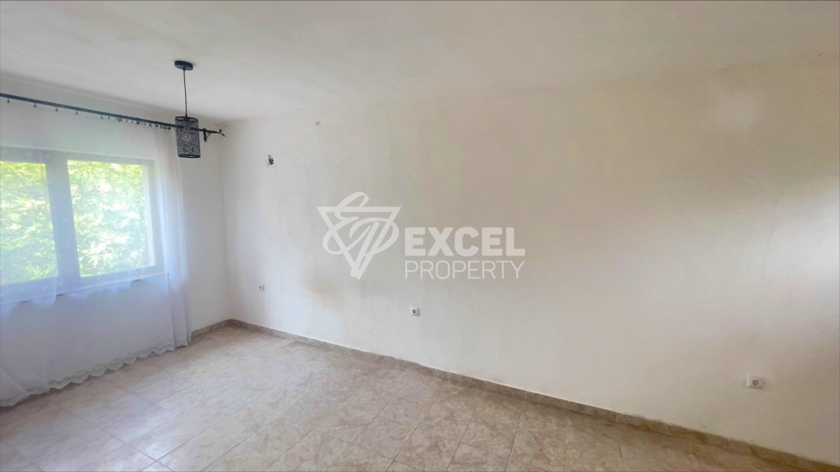 One storey house with two bedrooms in Gorica for sale