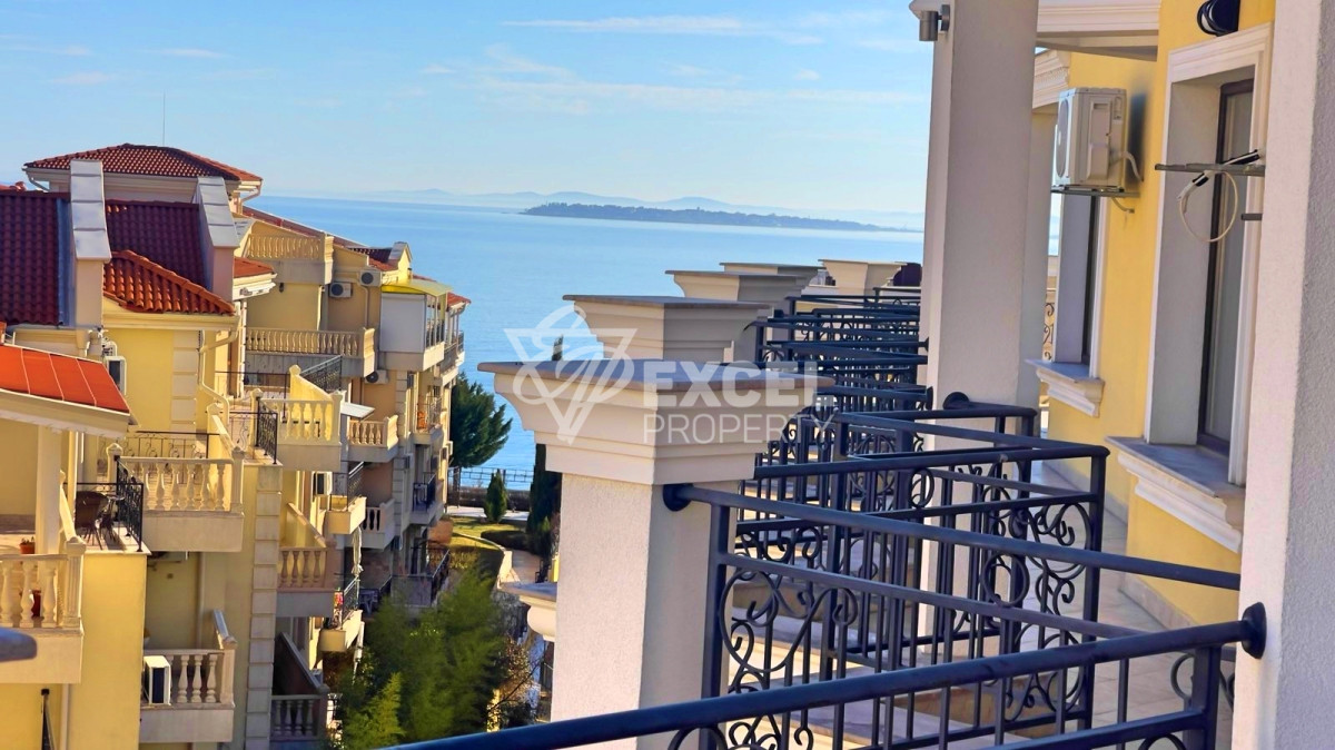 First line studio apartment in Sveti Vlas with sea view.