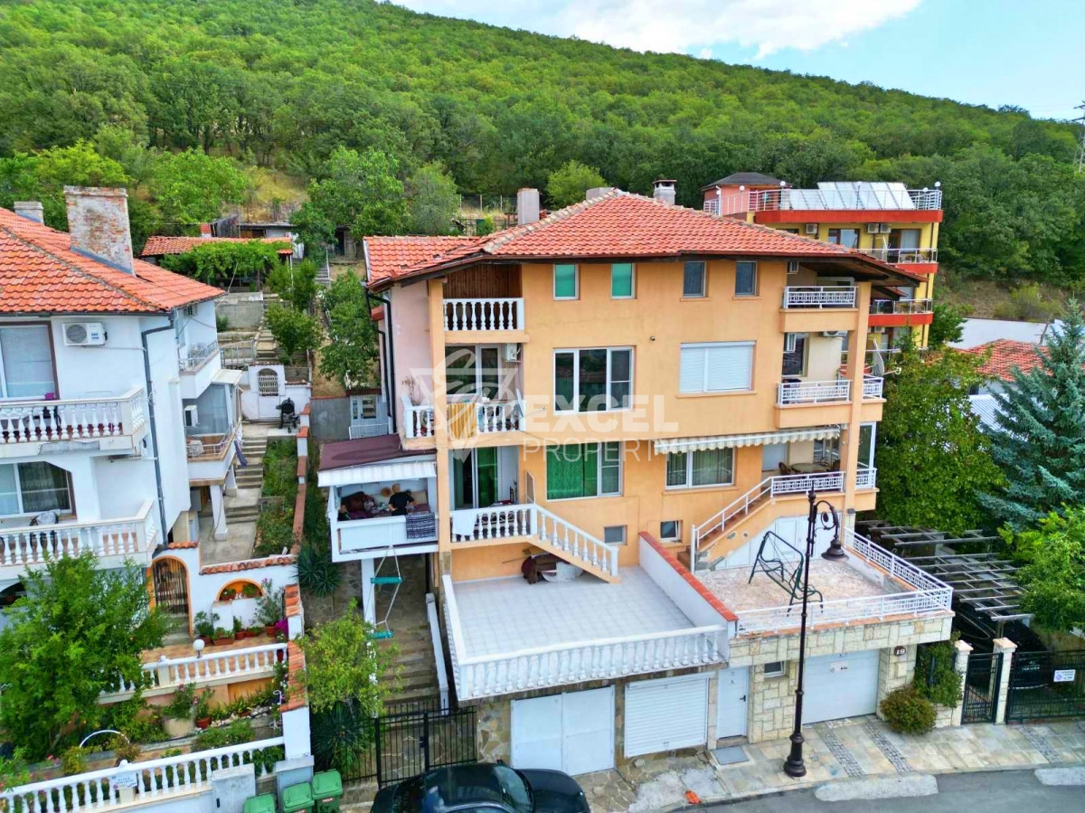 Four story fully finished and furnished House, with an incredible sea view, ready to move in.