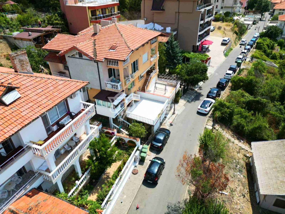 Four story fully finished and furnished House, with an incredible sea view, ready to move in.