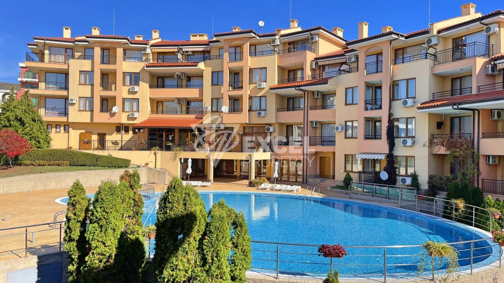 Spacious and beautiful one-bedroom apartment with pool view in Saint Vlas