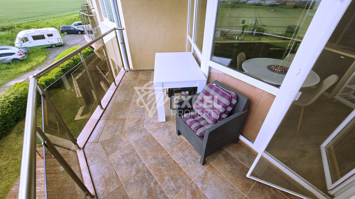 Two-bedroom, furnished apartment in a complex in Ravda with sea views