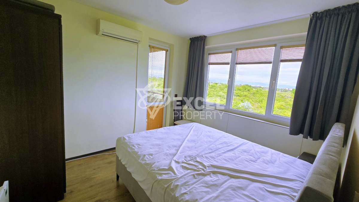 Two-bedroom, furnished apartment in a complex in Ravda with sea views