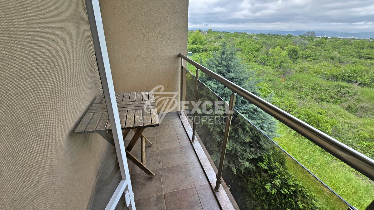 Two-bedroom, furnished apartment in a complex in Ravda with sea views