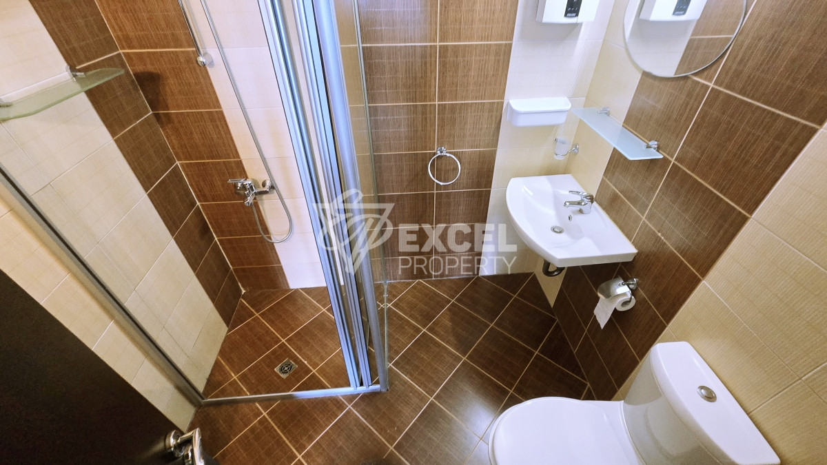 Two-bedroom, furnished apartment in a complex in Ravda with sea views