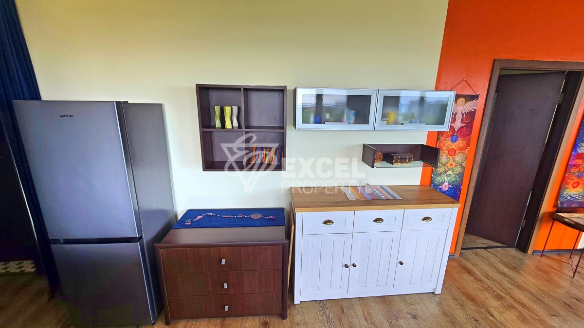 Two-bedroom, furnished apartment in a complex in Ravda with sea views