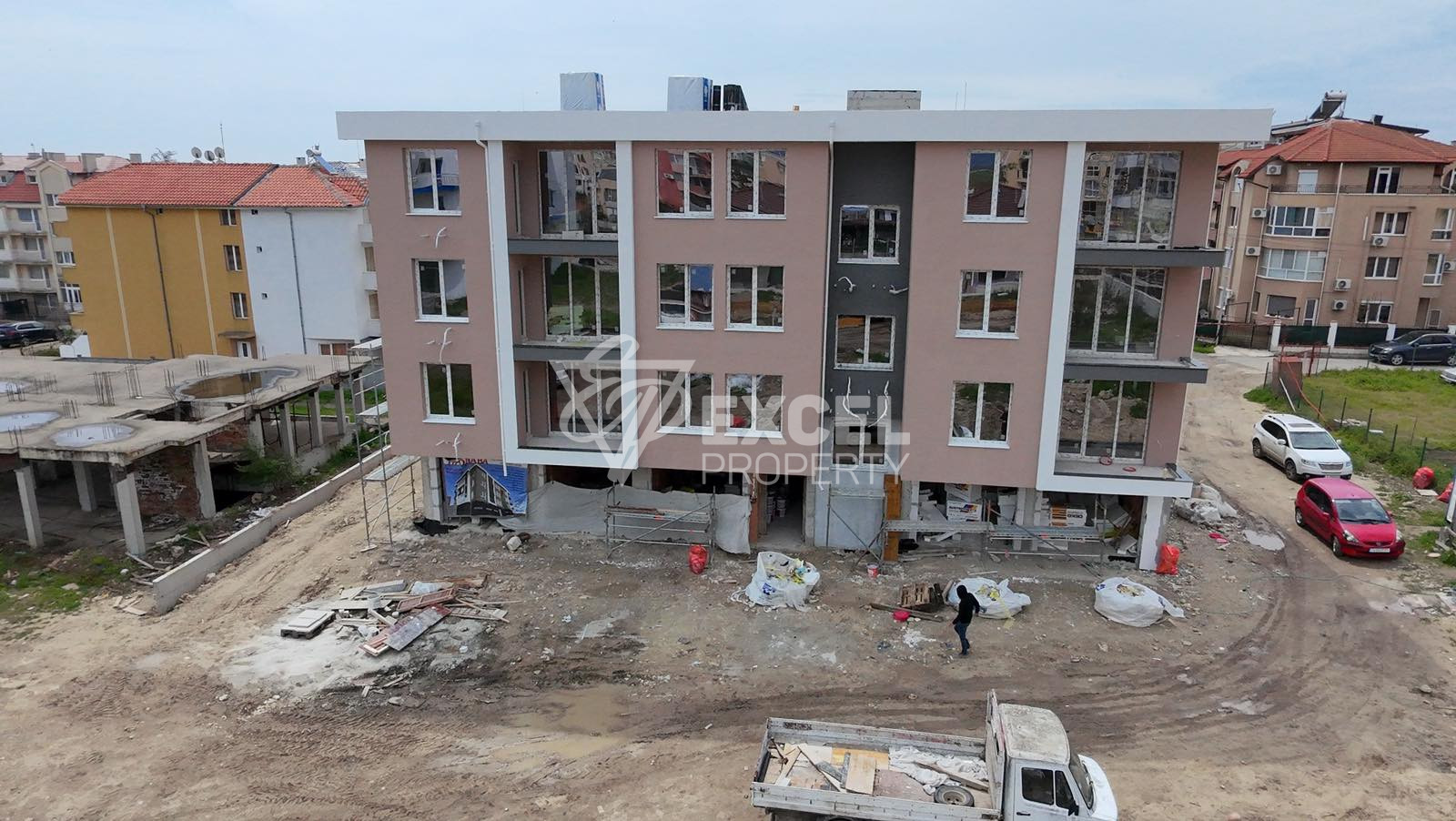 A profitable investment offer in a newly built building in the center of Ravda