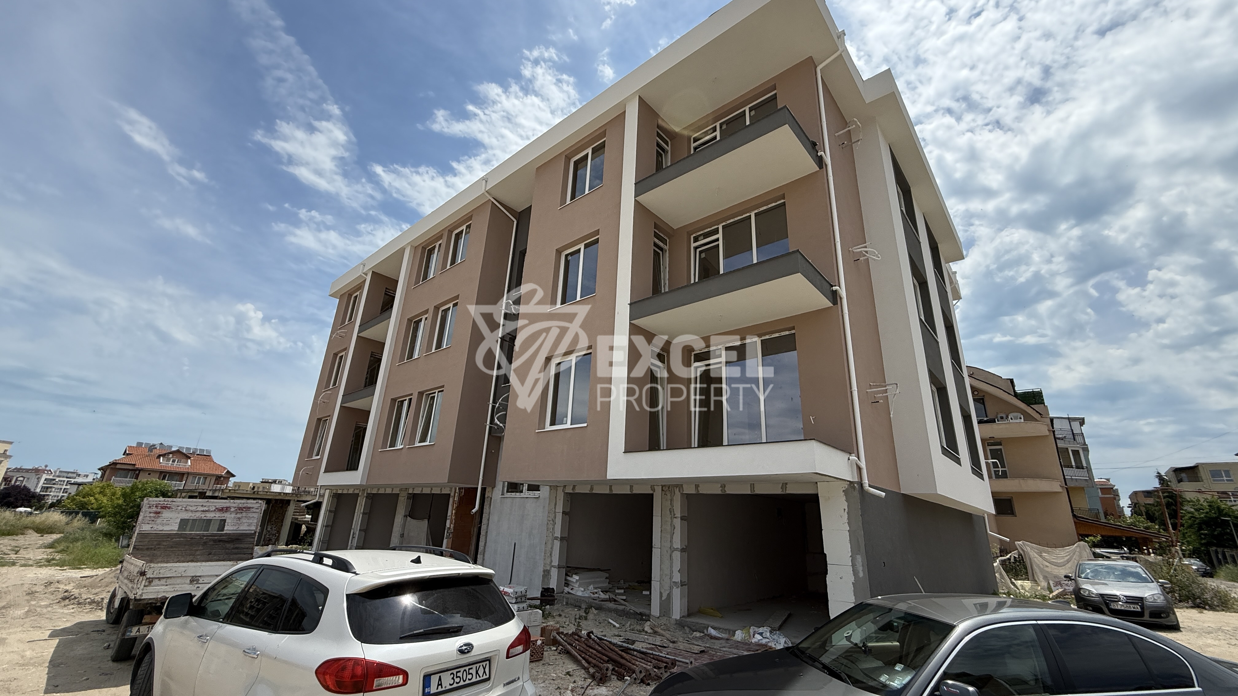 A profitable investment offer in a newly built building in the center of Ravda