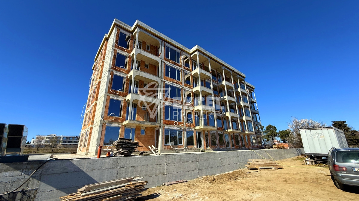 One-Bedroom Apartment for Year-Round Living – No Maintenance Fee! Black Sea District, Nesebar