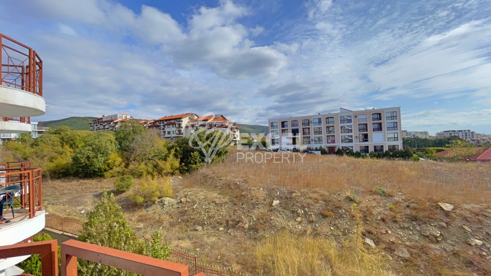 One-bedroom apartment with partial sea view in Saint Vlas